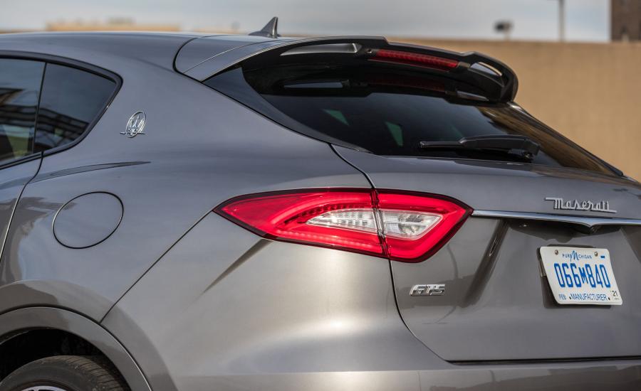 Детали экстерьера Maserati Levante GTS 2018 года  (NA) (фото 26 из 40)